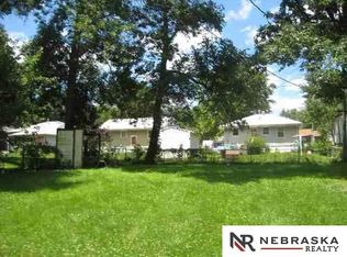 3906 Crown Point Ave, Omaha, NE 68111