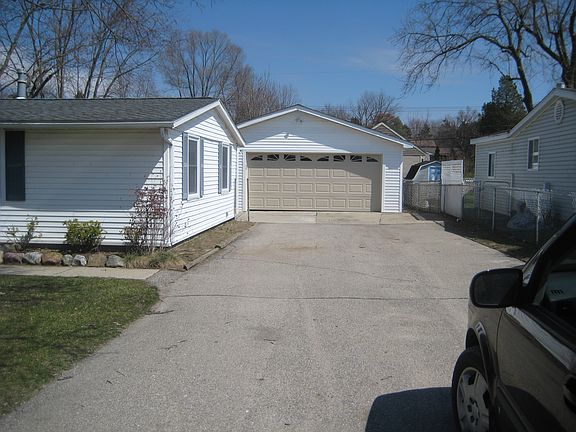 3rd image of 783 Vernita Dr