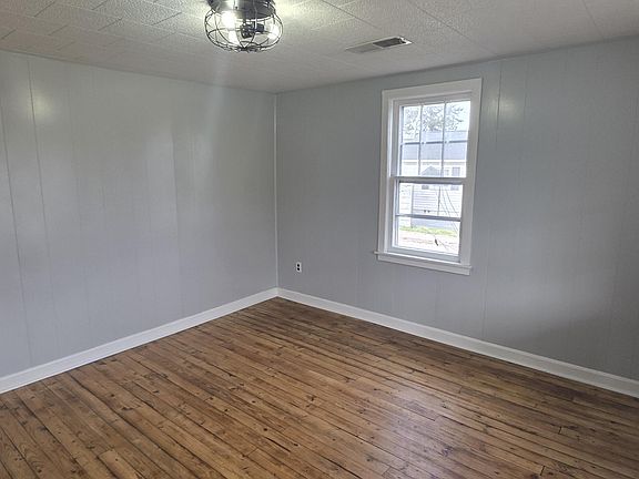 5th image of 211 Garner School House Rd