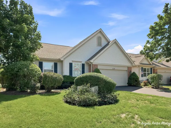 1229 Oakwood Dr #7-1, Fox Lake, IL 60020