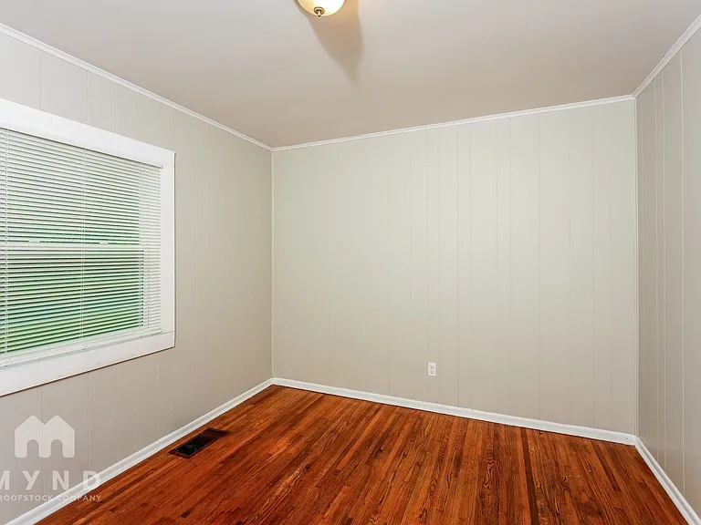 452 Burgundy Rd — Photo 15