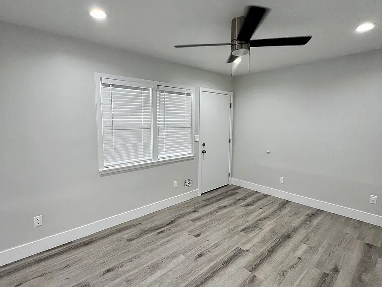 6061 Fishburn Ave #C — Photo 7