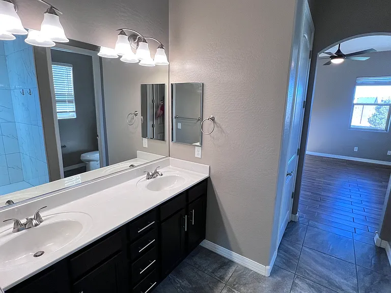 5681 N Bay Hill Ct — Photo 12