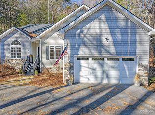 32 Junco Ln, Brevard, NC 28712