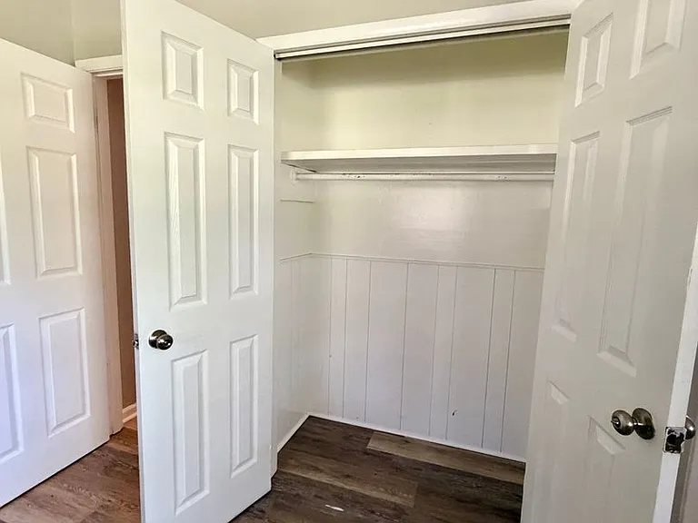 1900 S Maple Dr — Photo 13