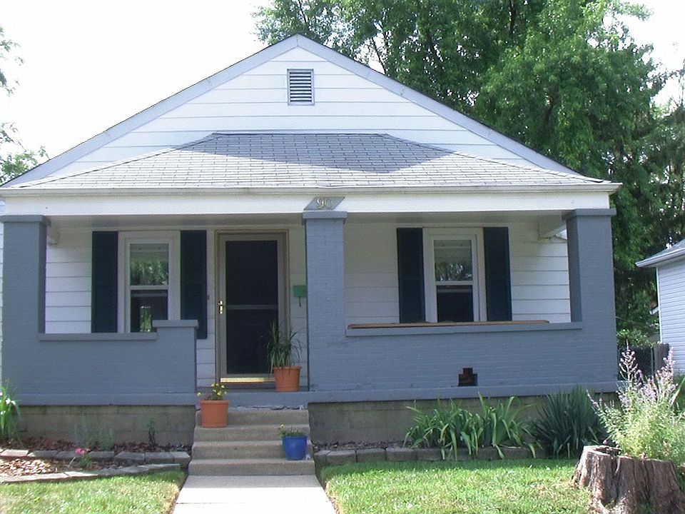 Front of 90 S 9th Ave.