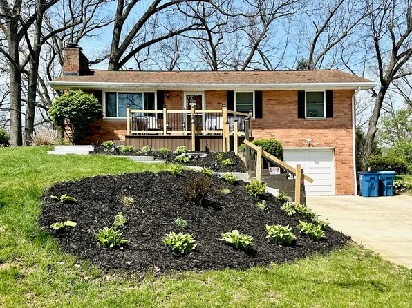 3840 N Glenridge Rd, Akron, OH 44319