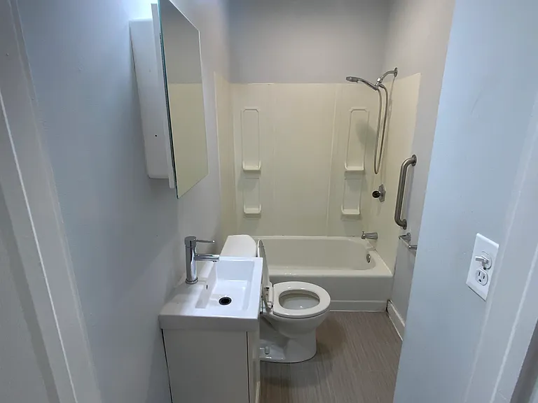 324 S Nye Ave — Photo 7