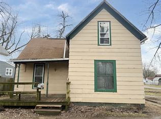 2821 Pine Ave, Mattoon, IL 61938