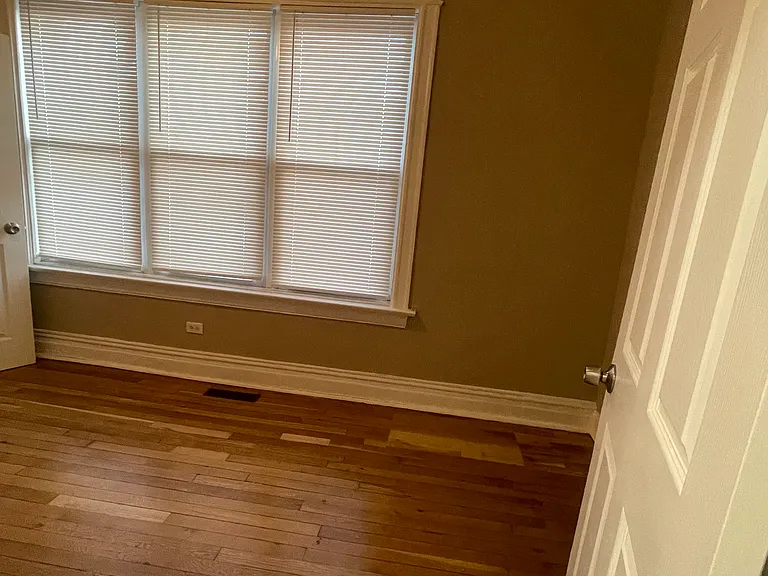 7556 S Langley Ave #1 — Photo 16