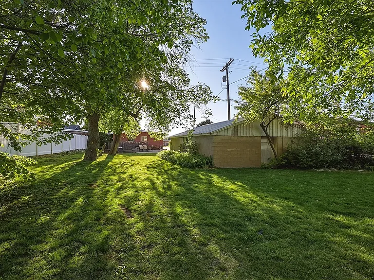 502 N Main St — Photo 26