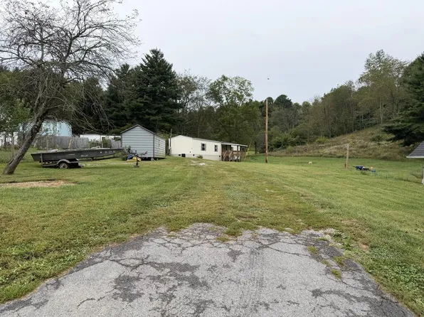 131 Sesame St, North Tazewell, VA 24630
