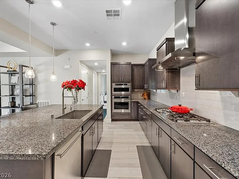 4262 Swift St — Photo 10