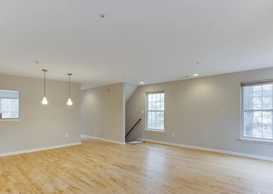 4 bed, 3.5 bath, 1800 sqft, $3,300 — Photo 4