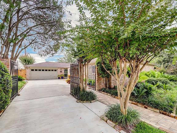 2nd image of 2414 Briarbrook Dr