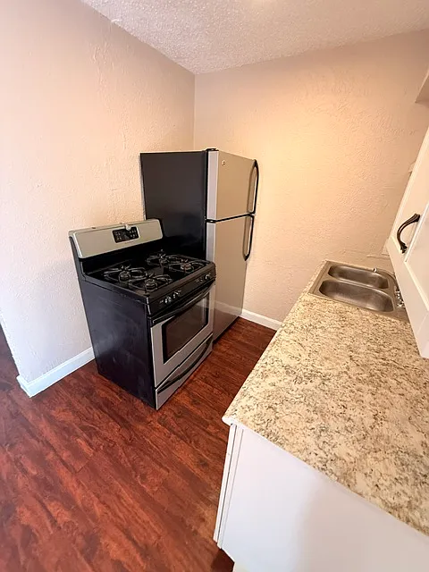 2 bed, 532 sqft, $950 — Photo 4