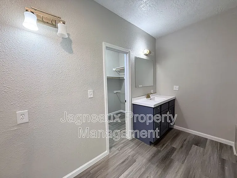 816 Shady Ln — Photo 10