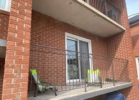 2nd image of 10 Main St S #4