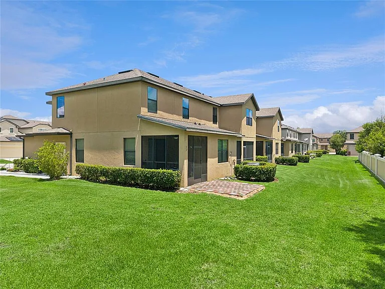 2438 Seven Oaks Dr — Photo 30