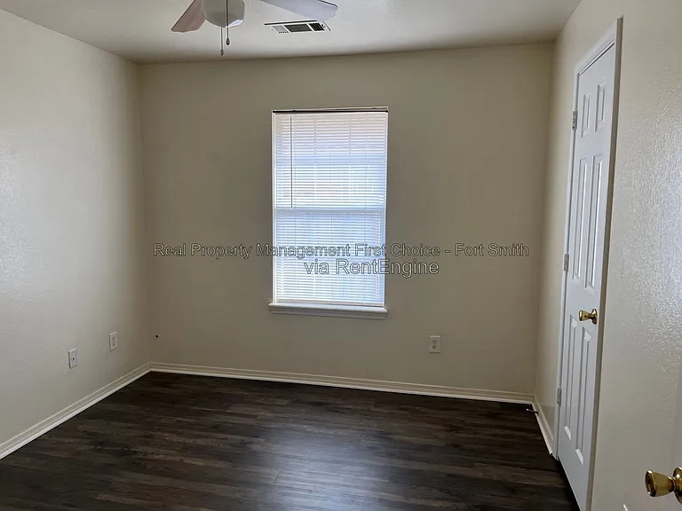 3509 Price Cir — Photo 15