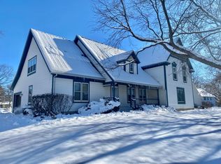 872 Victoria Dr, Woodstock, IL 60098