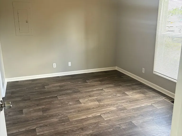 1237 Kendall Dr — Photo 24