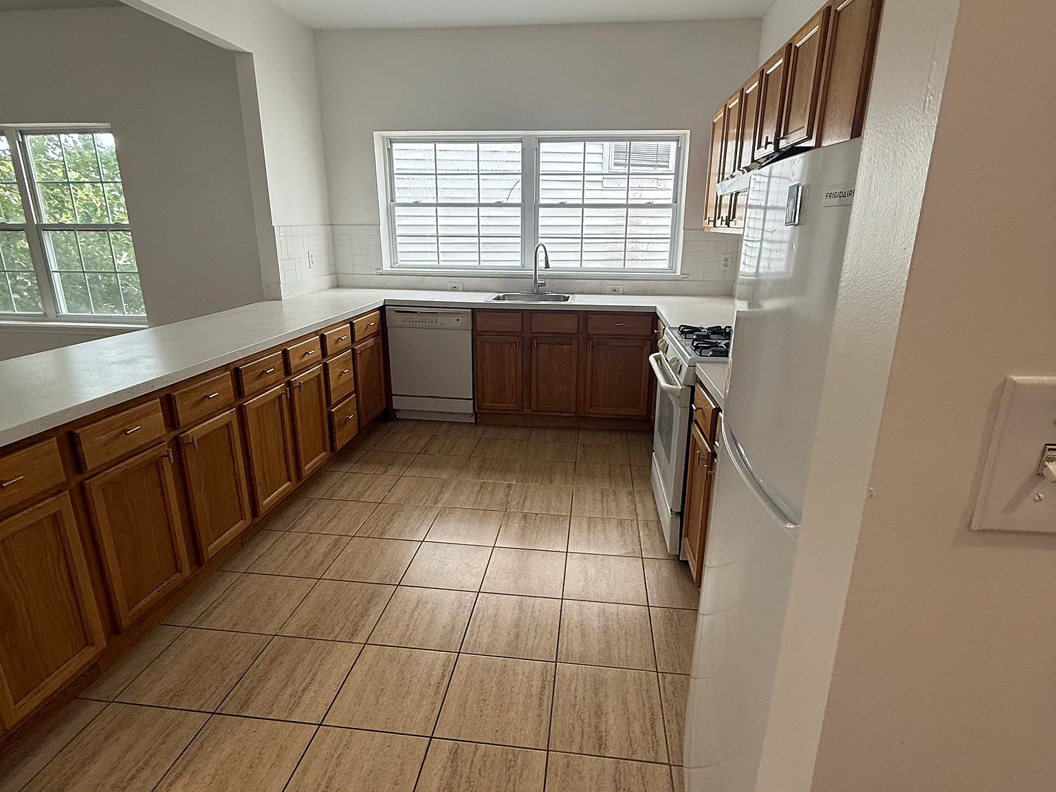 3 bed, $2,500 — Photo 1
