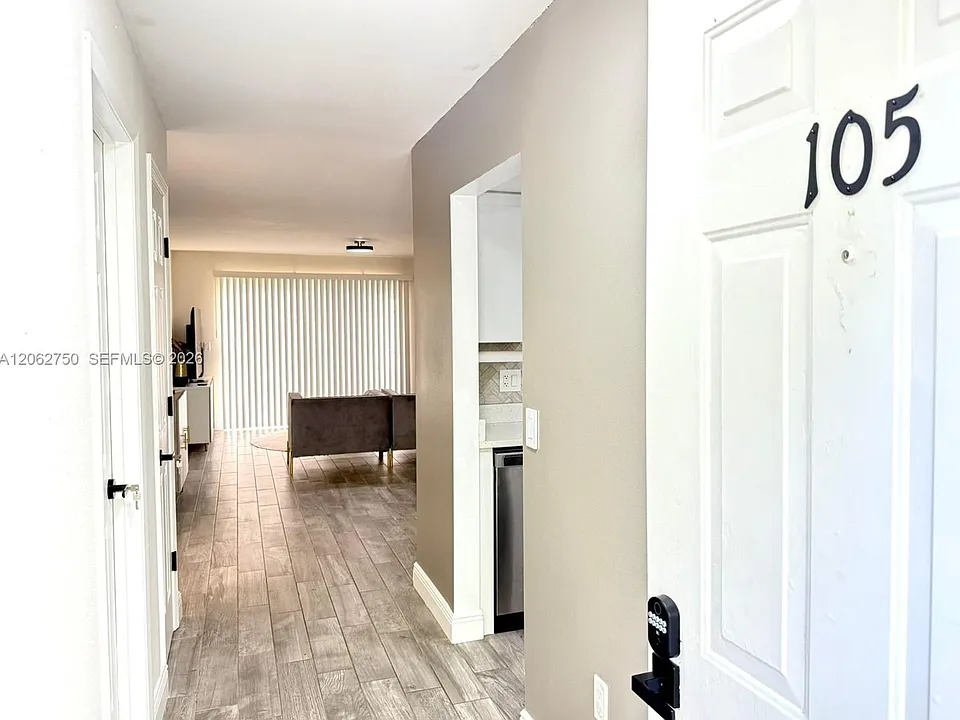 300 Promenade Dr #105