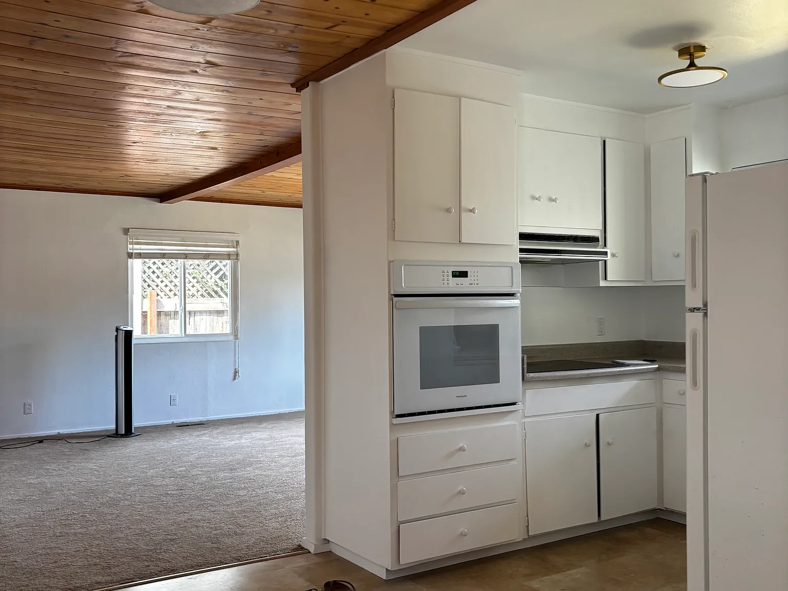 3 bed, 1224 sqft, $3,800 — Photo 3