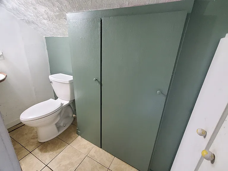610 Rainier Ave E #6 — Photo 5