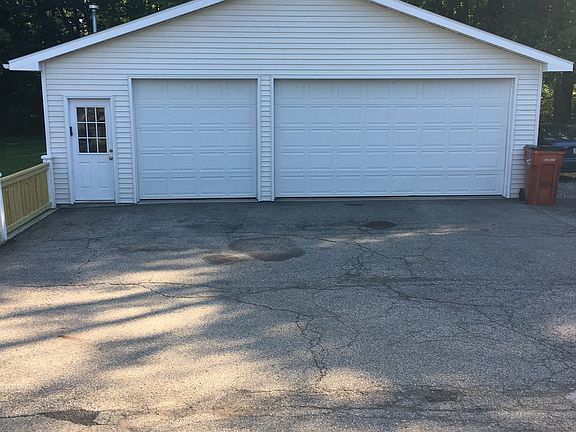 3rd image of 1646 Post Dr NE