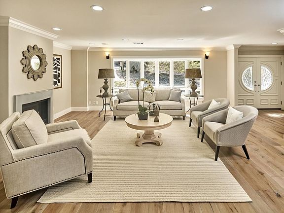 2nd image of 13482 La Cresta Dr