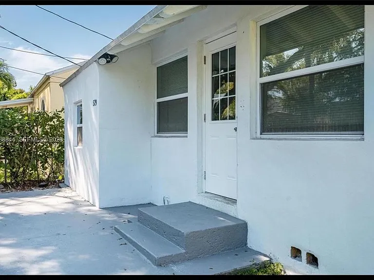 529 NW 42nd St — Photo 13