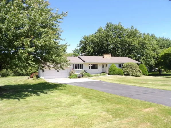 9564 W Law Rd, North East, PA 16428