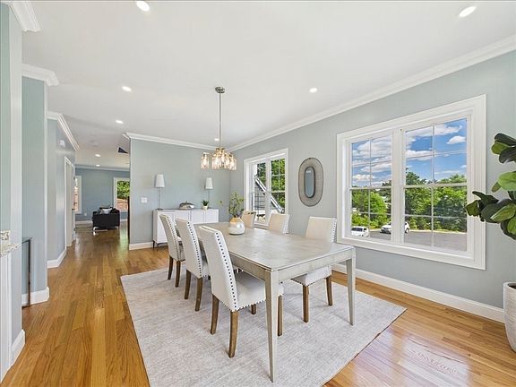 3rd image of 24 Marion St
