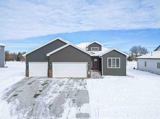 3407 47th Ave S, Fargo, ND 58104