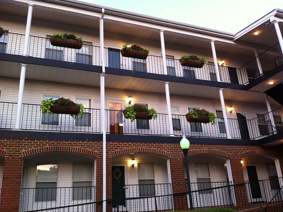 1st image of 101 Westover Ave APT 204