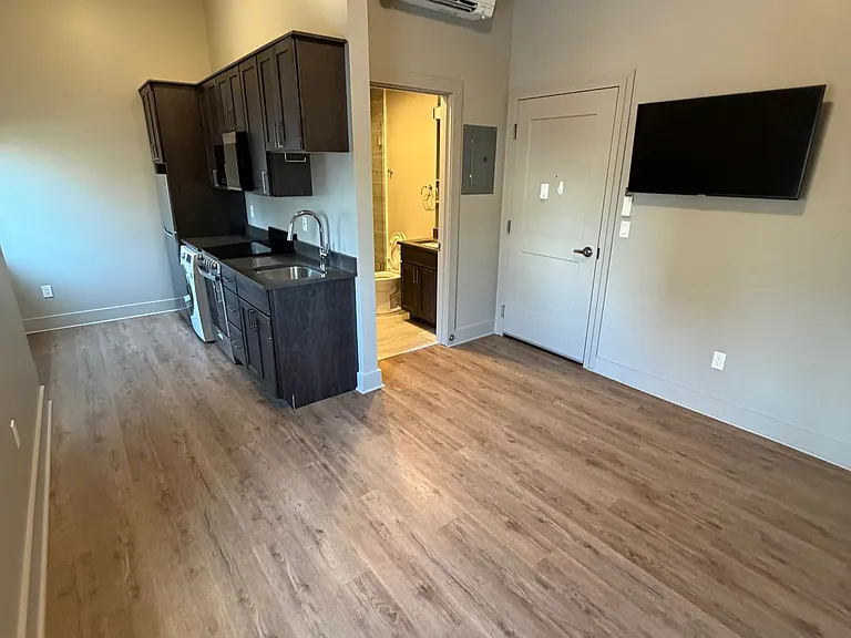 530 Broadway Apartments — Photo 41