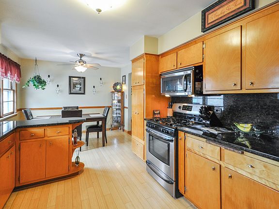5th image of 6622 176th St
