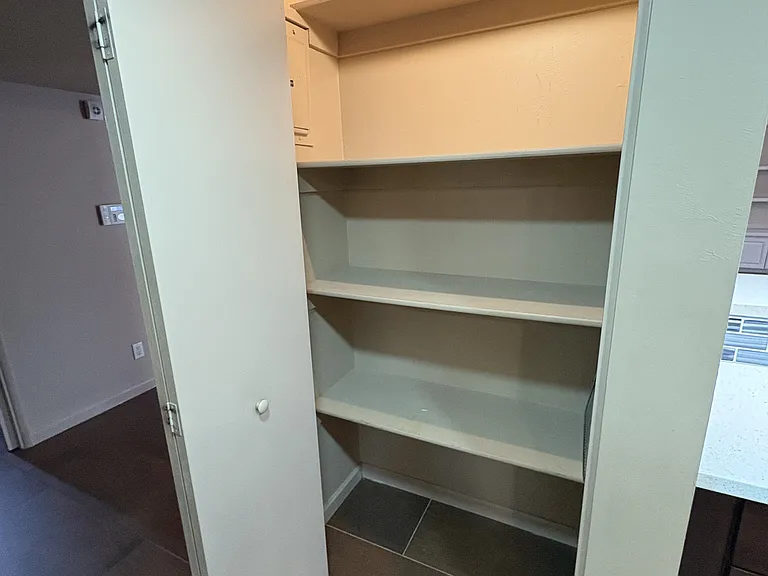 Kitchen pantry