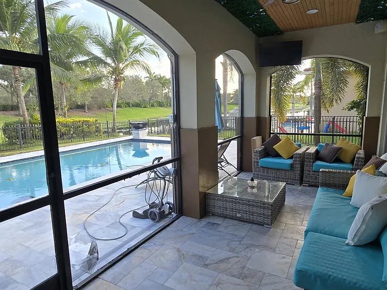 8216 NW 105th Ln — Photo 37