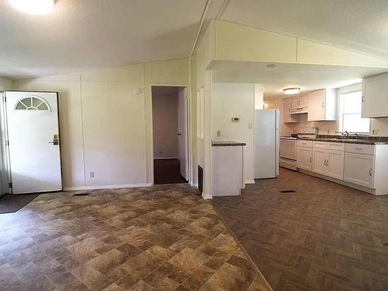 5498 110th St — Photo 2