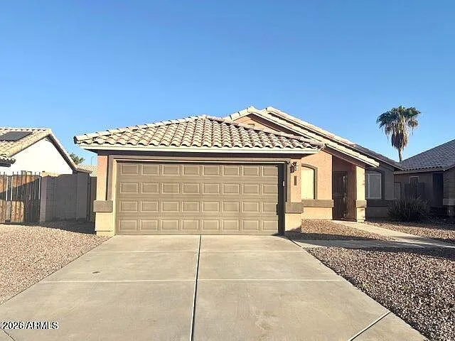 3 bed, 2.0 bath, 1056 sqft, $1,750 — Photo 2