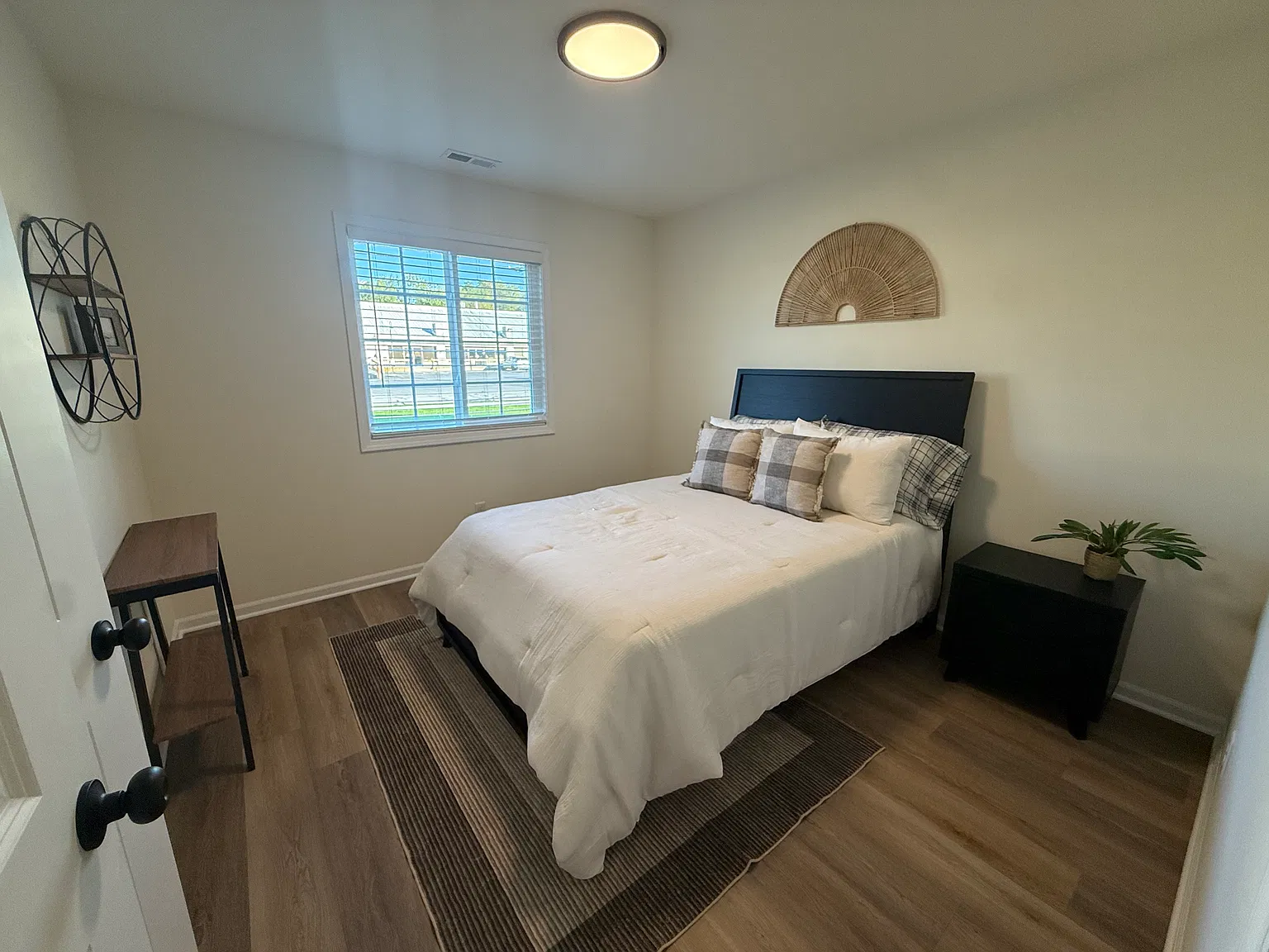 3 bed, 1260 sqft, $2,700 — Photo 2
