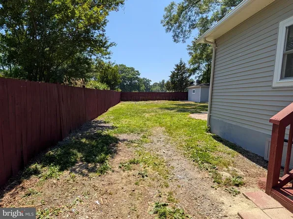 2913 Dunbar St, Alexandria, VA 22306