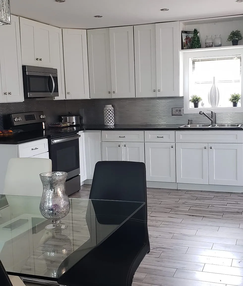 4 bed, 2438 sqft, $2,500 — Photo 2