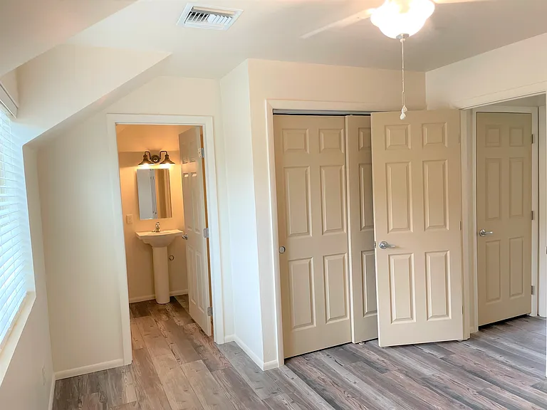 2545 E Spring St #1 — Photo 14