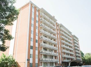 1800 Jefferson Park Ave APT 909, Charlottesville, VA