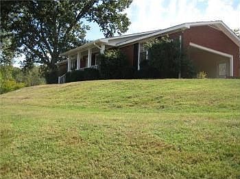 4th image of 510 Gloria Cir