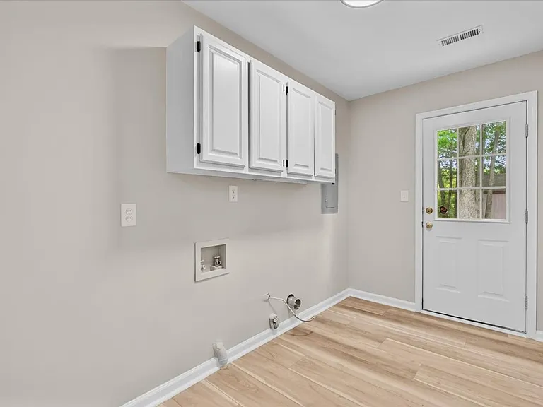 3011 Colony Dr — Photo 25